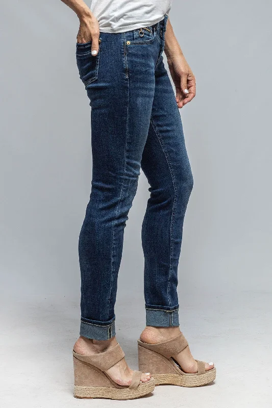 Weekend Deals That Thrill MAC Rich Slim In Dark Blue Net