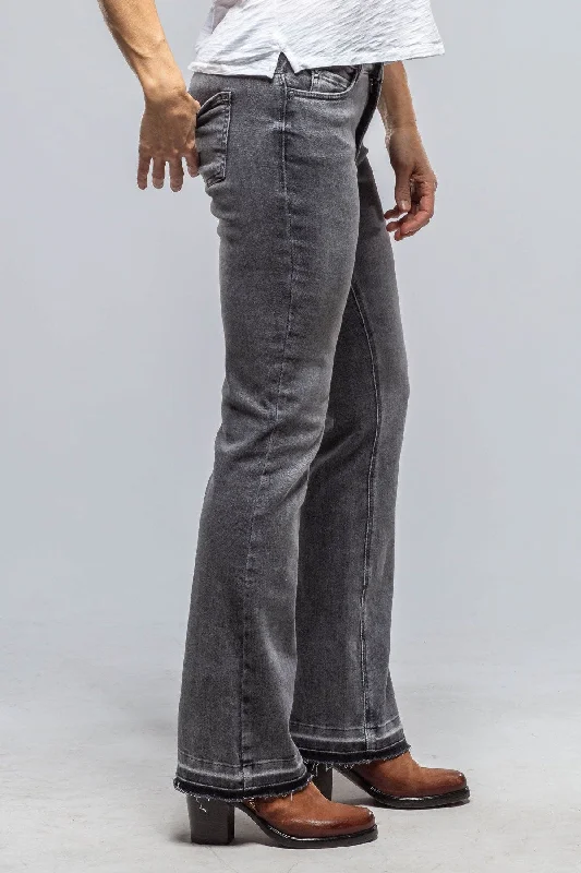 Weekend Specials to Enjoy MAC Dream Boot in Raw Hem Grey Wash