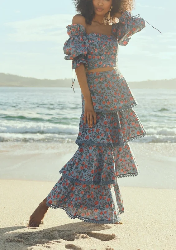 Weekend Discounts to Savor Casey Puff Sleeve Top in French Blue with Punch Bouquet Floral