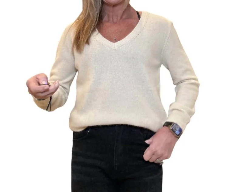 Daily Special Ultra Soft Laser Cut V-Neck Sweater In Milk