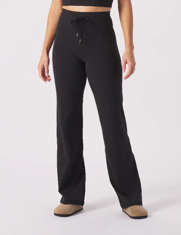 Quick Deals Sultry Straight Leg: Black