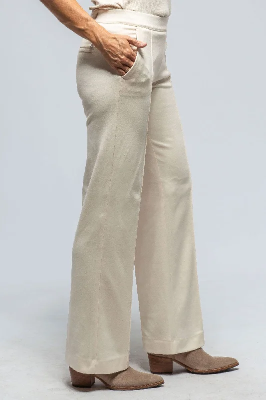 Weekend Offers That Excite MAC Chiara Knit Trouser in Vintage White