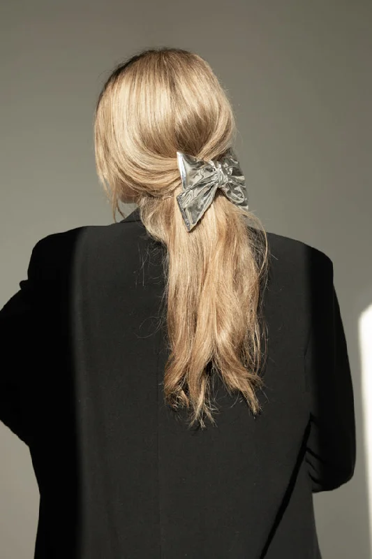 Weekend Offers That Excite CHROME BOW HAIR CLIP