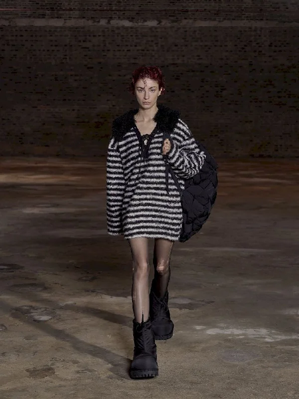 Hurry Up Detachable Collar Sweater [S0000010954]