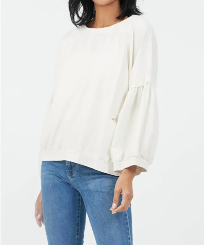 Last Chance Bea Sweatshirt In White