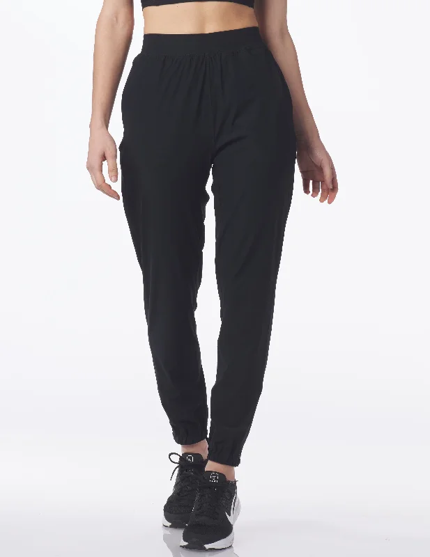 Weekend Deal Motion Jogger: Black