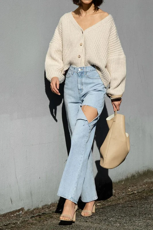 Price Smash STRAIGHT LEG JEAN WITH CUTOUT
