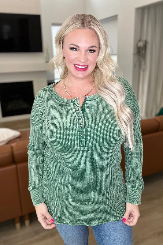 Daily Specials Mineral Wash Baby Waffle Henley in Dark Green