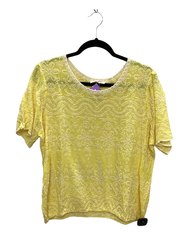 White & Yellow Top Short Sleeve Solitaire, Size Xl