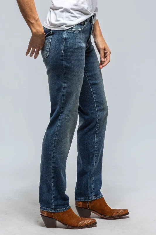 Daily Deals MAC Dream Straight Authentic in Medium Blue Wash