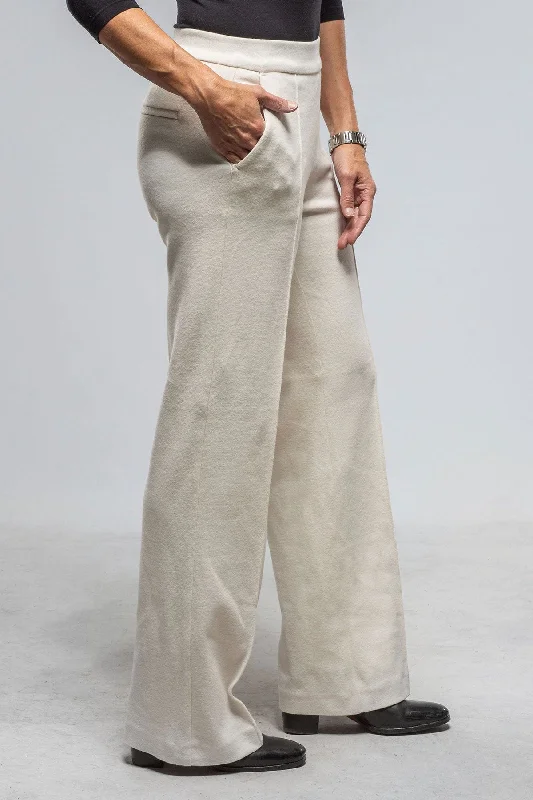 Weekend Extravaganza: Shop Now MAC Chiara Smart Pant In Vintage White