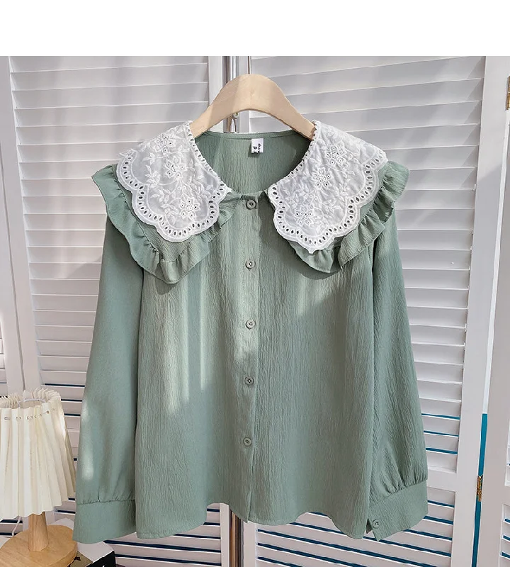 Take Advantage Lace doll neck Vintage age reducing shirt  6403